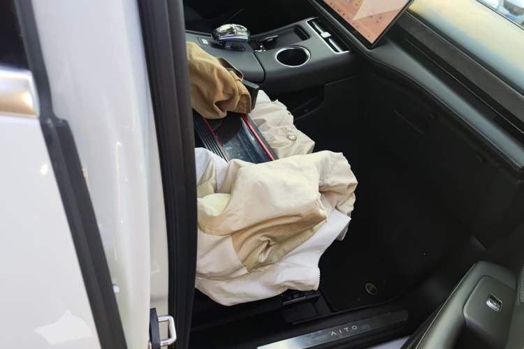 Used Hima AITO M5 2022 Extended-Range Four-Wheel Drive Performance Version
