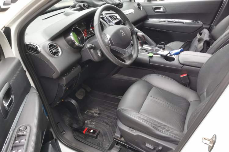 Used Peugeot 3008 2015 2.0L Automatic Trend Edition
