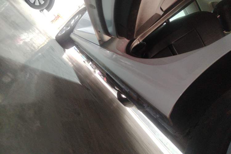 Used Chevrolet Cruze 2017 1.5L Hatchback Automatic Pioneer Sunroof Edition
