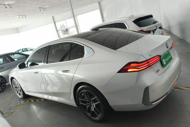 Used BMW i5 2024 eDrive 35L Luxury Package
