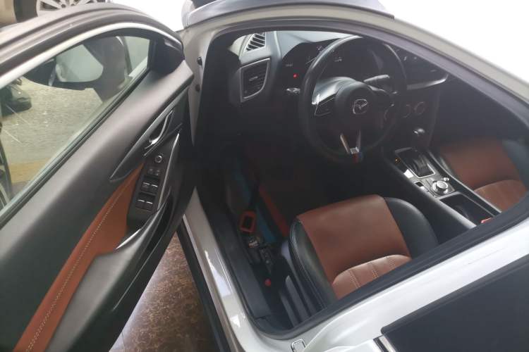 Used Mazda CX-4 2018 2.0L Automatic Two-Wheel Drive Blue Sky Dynamic Version China VI Standard
