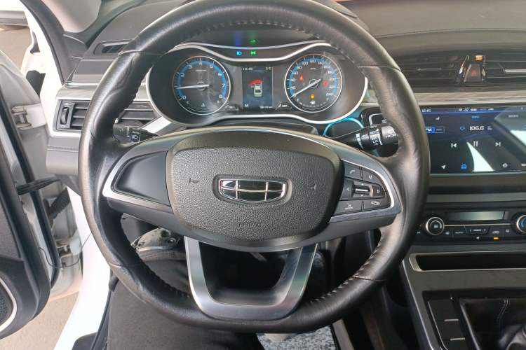 Used Geely Auto Emgrand 2019 Leading Edition 1.5L Manual Luxury Model China VI Standard
