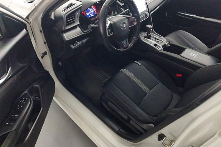 Used Honda Civic 2016 180TURBO CVT Comfort Version
