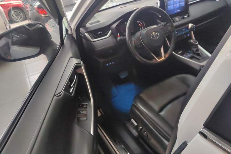 Used Toyota RAV4 2021 2.0L CVT Two-Wheel Drive Fashion PLUS Edition
