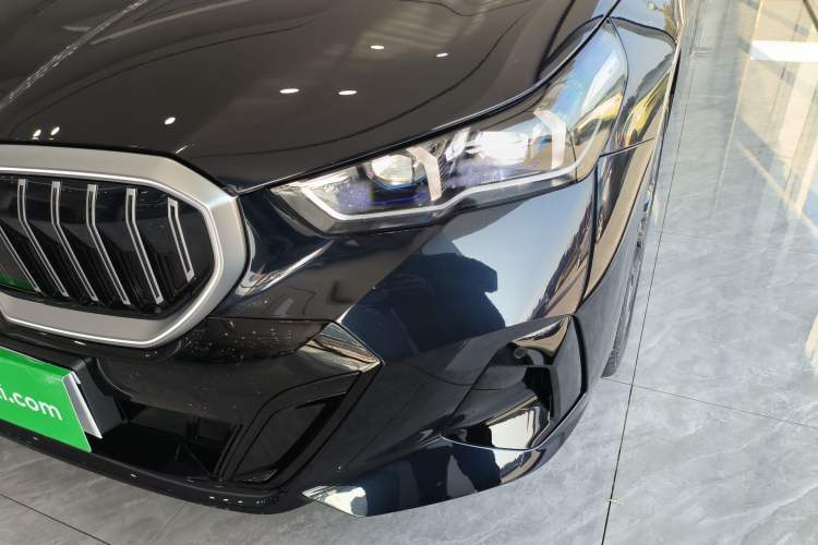 Used BMW 5 Series 2025 530Li Luxury Edition M Sport Package
