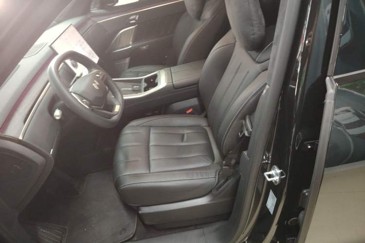 Used ONVO Luxeed L90 2025 Model—Max Six-Seater Version