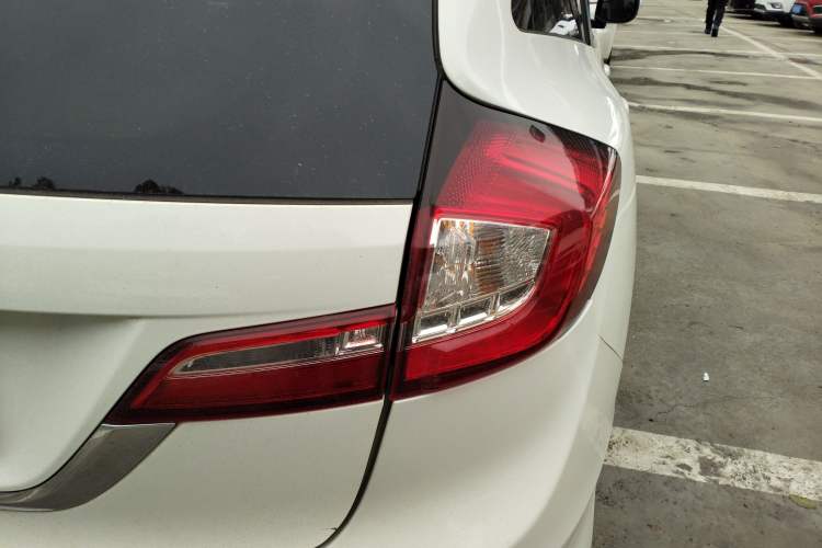 Used Honda Jade 2014 1.8L Automatic Comfort Elite Version 5 Seats
