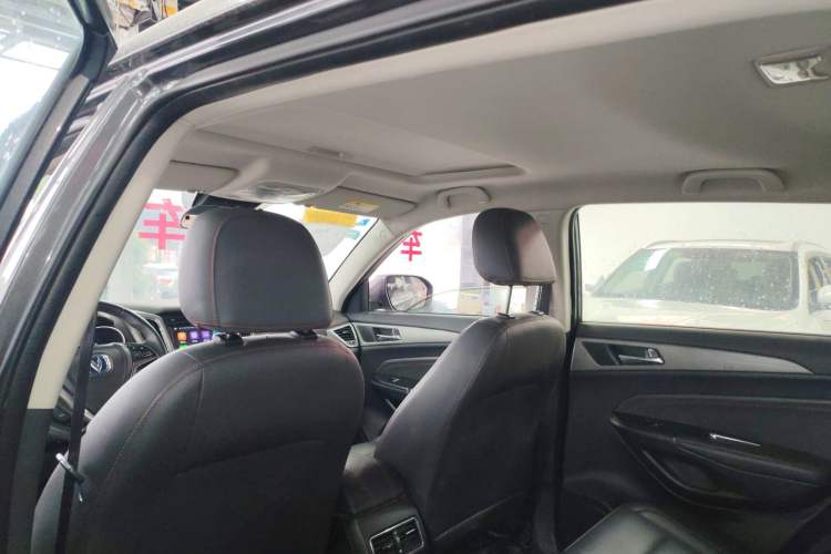 Used Changan CS75 2017 Shangkui Edition 1.5T Manual Fengxiang Model
