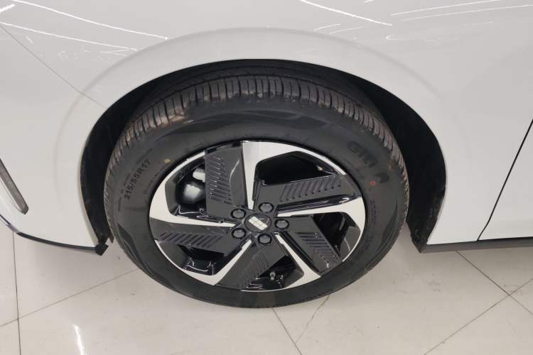 Used  L6 2024 125km PLUS Dragon Edition
