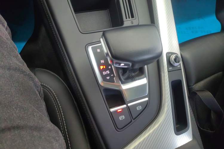 Used Audi A4L 2020 40 TFSI Fashionable and Elegant Model