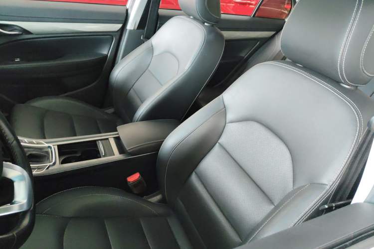 Used Geely Auto Emgrand 2019 Leading Edition 1.5L CVT Upward Asian Games Edition China VI
