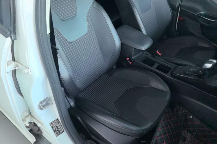 Used Ford Focus 2017 Sedan 1.6L Automatic Fashion Edition Smart Drive Version
