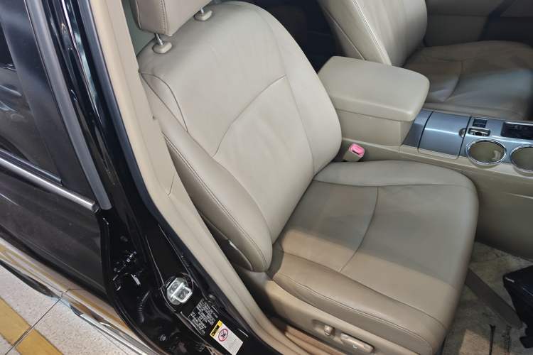 Used Toyota Highlander 2012 2.7L Two-Wheel Drive 7-Seater Luxury Edition