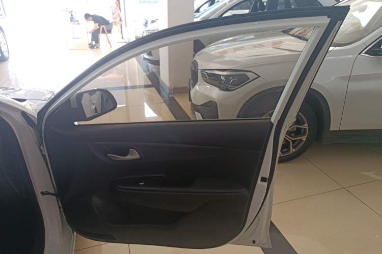 Used Kia K2 2019 Sedan 1.4L Automatic Transmission 15th Anniversary Special Edition GLS China VI Standard
