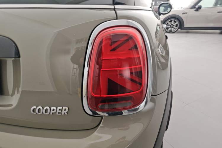 Used  MINI 2019 1.5T COOPER Classic Edition
