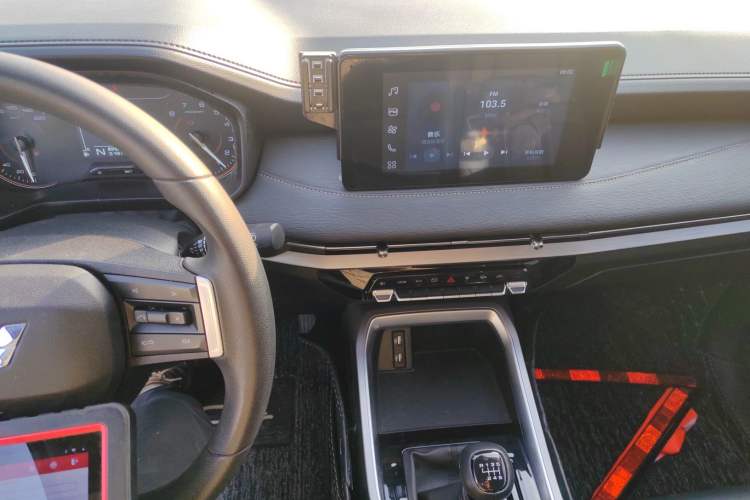 Used Wuling Jiachen 2022 1.5L Manual Comfort Edition