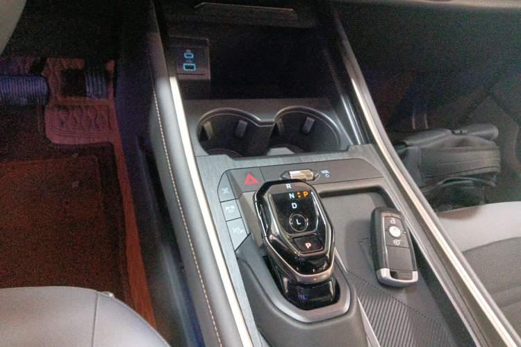 Used Ford Edge 2023 Edge L 2.0T EcoBoost E-Hybrid Four-Wheel Drive Seven-Seat Supreme Model