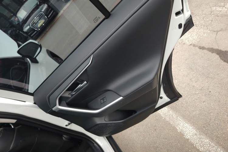 Used Toyota RAV4 2022 2.0L CVT Two-Wheel Drive Prestige Edition
