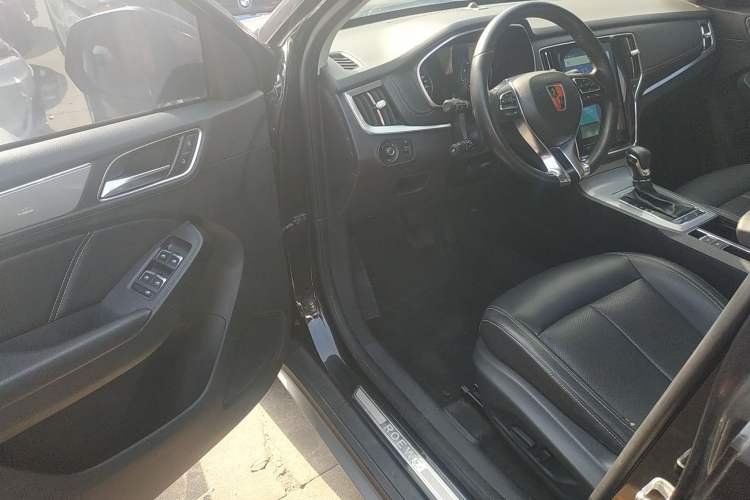 Used Roewe RX5 2019 20T Two-Wheel Drive Automatic Ali Smart Connectivity Platinum Edition
