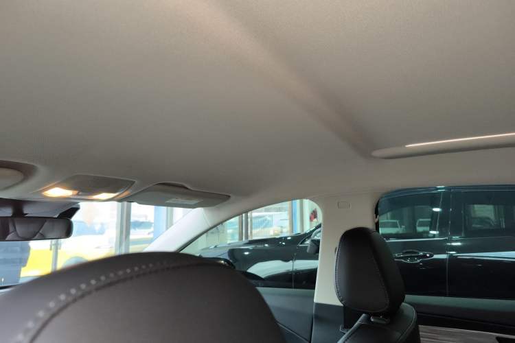 Used Hongqi E-QM5 2023 620km PLUS
