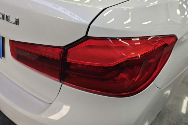 Used BMW 5 Series 2019 530Li Leading Model M Sport Package
