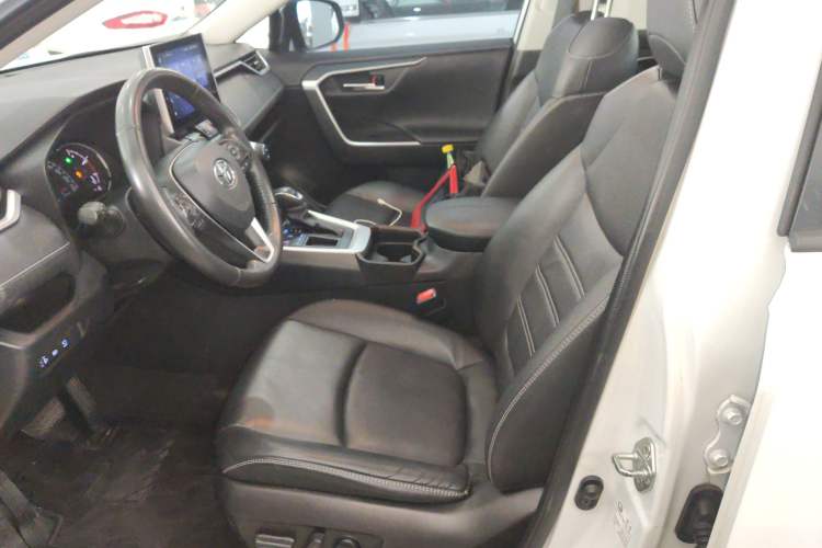 Used Toyota RAV4 2021 2.0L CVT Two-Wheel Drive Fashion PLUS Edition
