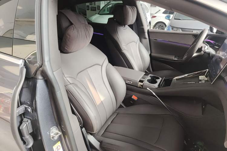 Used Denza Z9 2024 1100 km Four-Wheel Drive Max Version