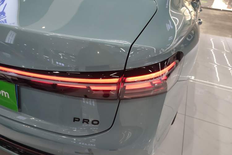 Used Volkswagen Passat 2025 Pro 380TSI Starry Dragon Luxury Edition
