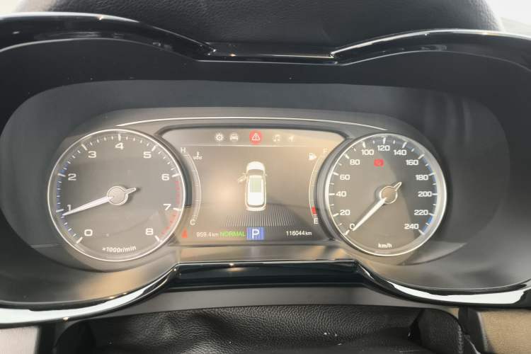 Used GAC Trumpchi GS7 2017 320T Two-Wheel-Drive Luxury Smart Connectivity Model
