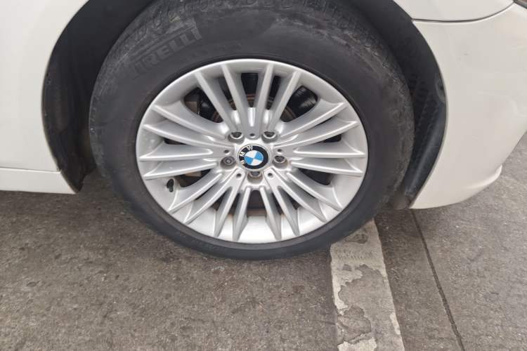 Used BMW 5 Series 2014 525Li Leading Model
