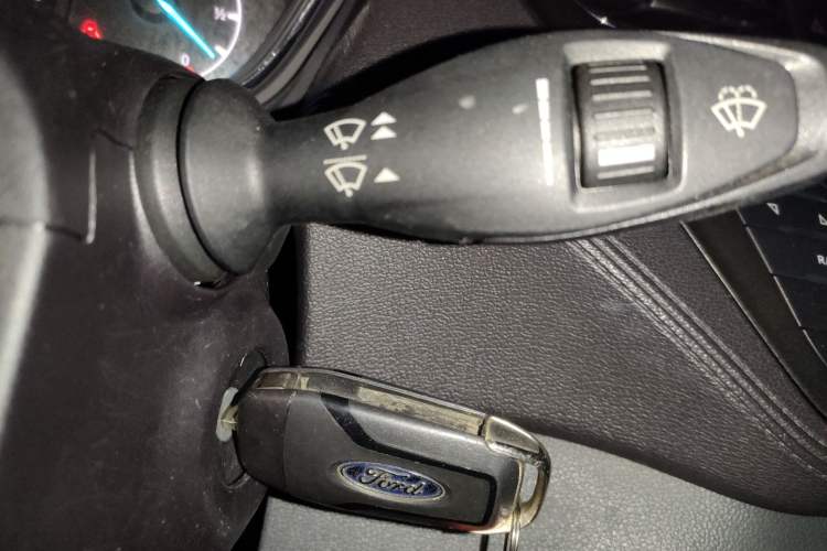 Used Ford Escort 2015 1.5L Automatic Fashion Model
