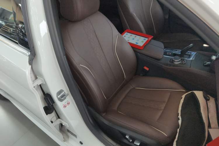 Used BMW 5 Series 2021 530Li Leading Model M Sport Package
