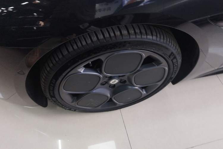 Used  SU7 2024 Rear-Drive Ultra-Long Range Advanced Pro-Level Intelligent Driving Version
