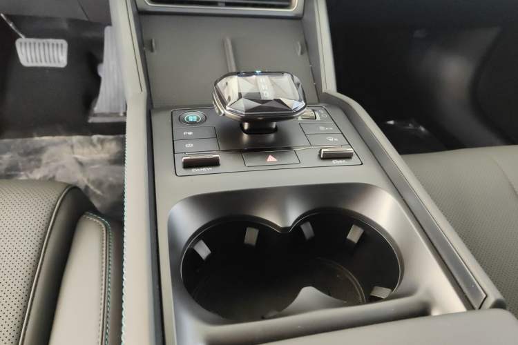 Used BYD Qin L 2025 DM-i Smart Drive 80KM Leading Model
