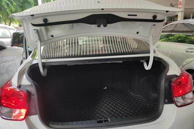 Used Hyundai Verna 2017 1.4L Automatic YueXiang Edition China V-standard
