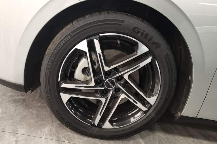 Used Roewe D7 2023 DMH 125km Flagship Edition
