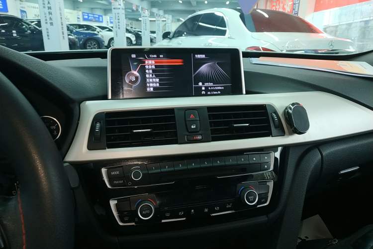 Used BMW 3 Series GT 2017 320i Sport Edition
