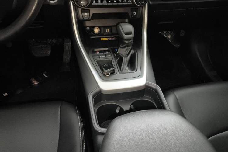 Used Toyota RAV4 2024 2.0L CVT Two-Wheel Drive Fashion Edition
