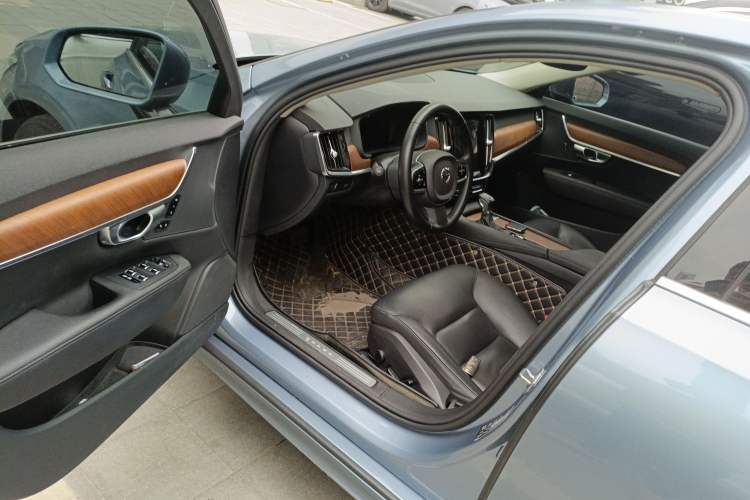 Used Volvo S90 2020 T5 Zhiyi Luxury Edition
