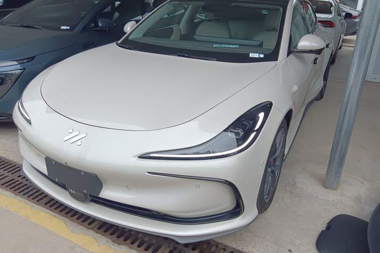 Used  L6 2024 Max Standard Edition
