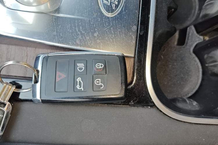 Used Land Rover Discovery Sport 2020 249 PS R-Dynamic Performance Edition