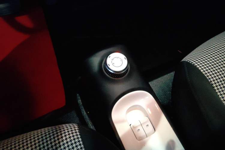 Used Wuling Hongguang MINIEV 2024 3rd Generation 215km Advanced Version
