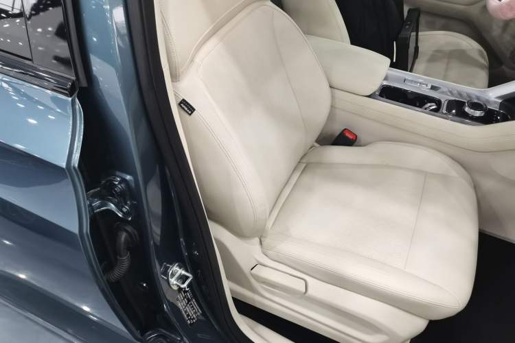 Used Wuling Xingyun 2023 2.0L DHT Flagship Edition
