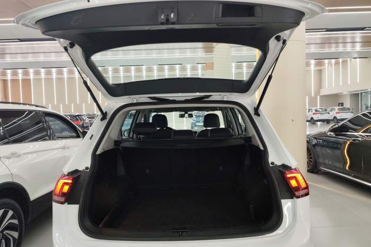 Used Volkswagen Tiguan L 2023 330TSI Automatic Two-Wheel Drive Comfort Edition