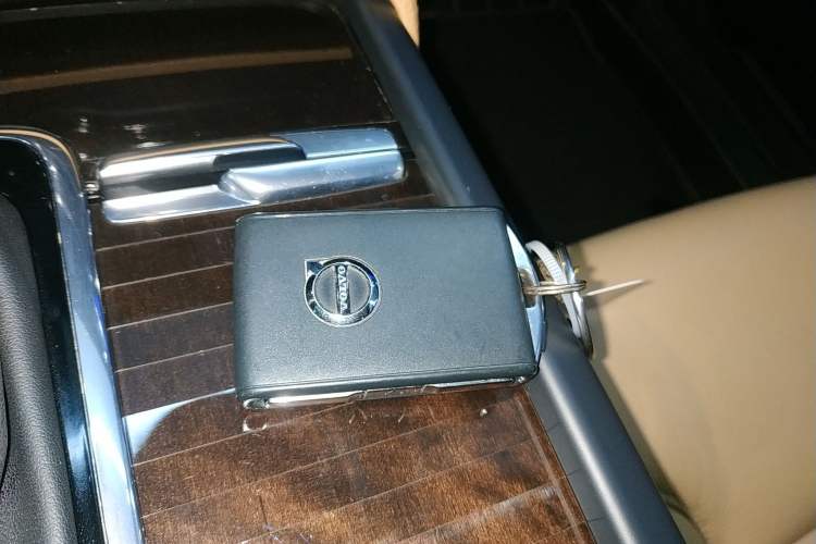 Used Volvo S90 2018 T4 Zhiyuan Edition
