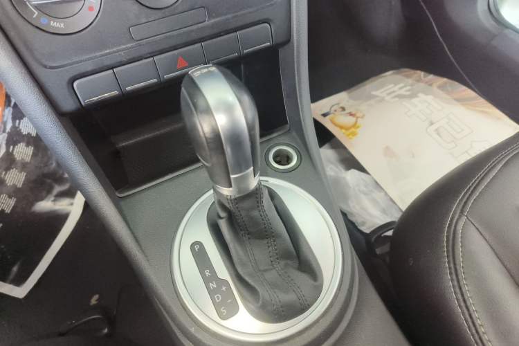 Used Volkswagen Beetle 2015 180TSI model
