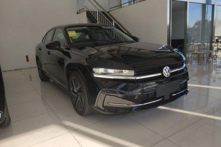 Used Volkswagen Magotan 2024 380TSI DSG Prestige Edition DaMai Package
