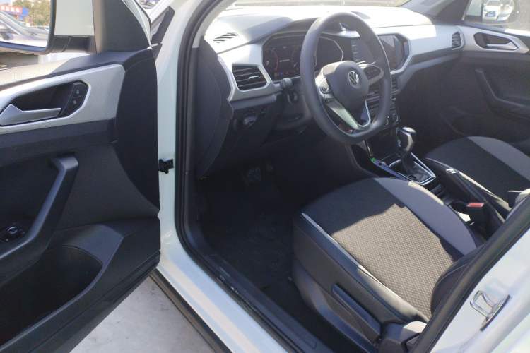 Used Volkswagen Tacqua 2021 200TSI DSG JoyConnect Edition