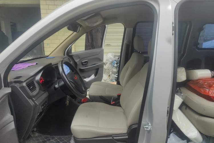 Used Wuling Hongguang V 2022 1.5L Jingqu Edition Electric-Assist LAR
