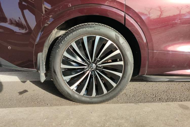 Used Volkswagen Viloran 2020 380TSI Prestige Edition
